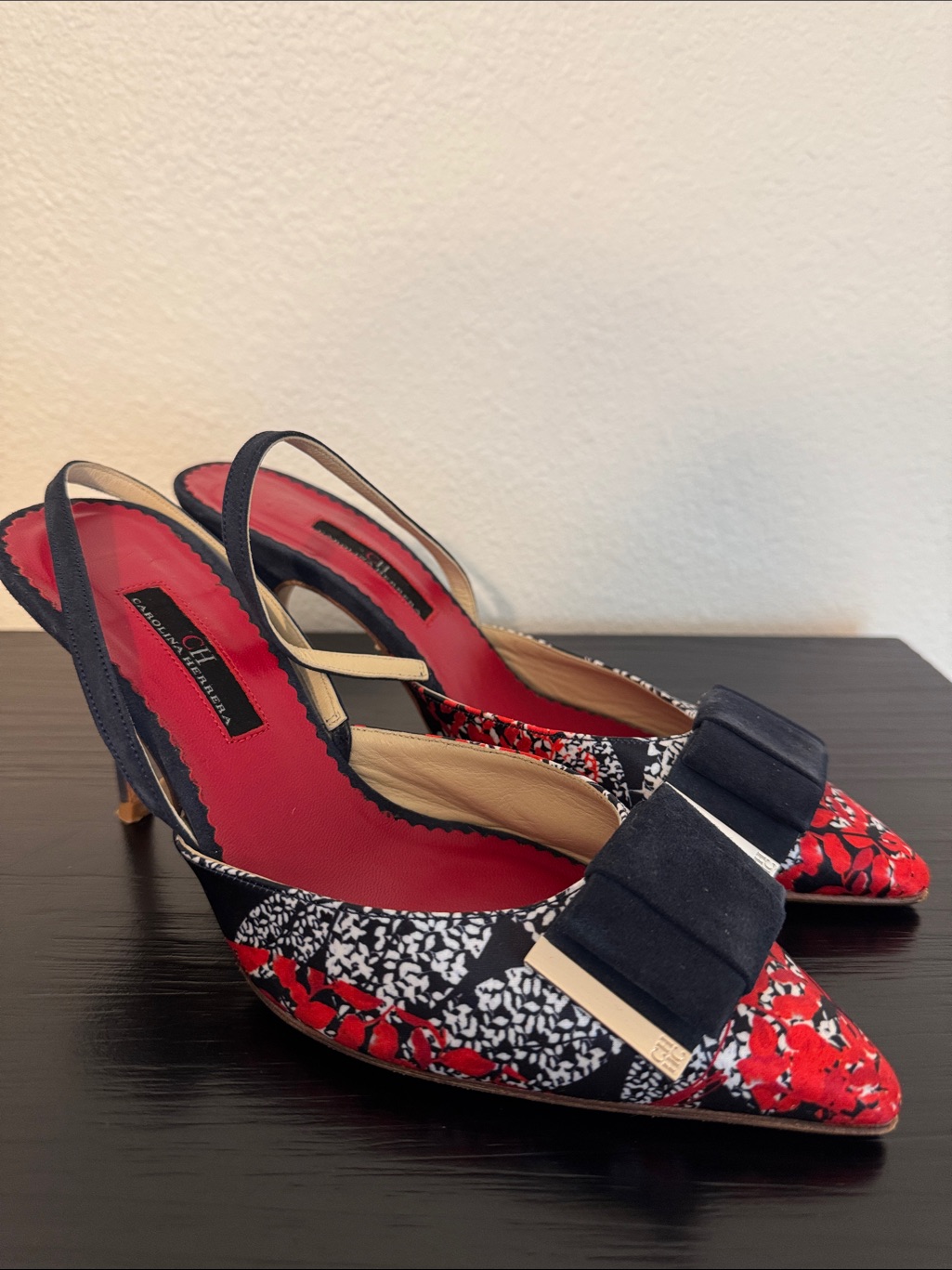 Carolina Herrera Red Navy Floral Pointed Toe Slingback Pumps